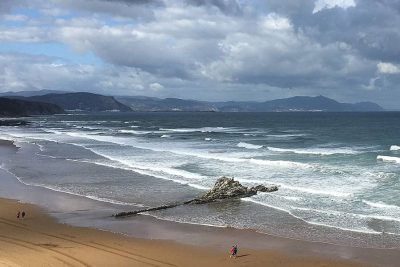 ¡Peligro en la playa! Descubre las costas más peligrosas de España. Consejos para bañarse con seguridad y precaución.