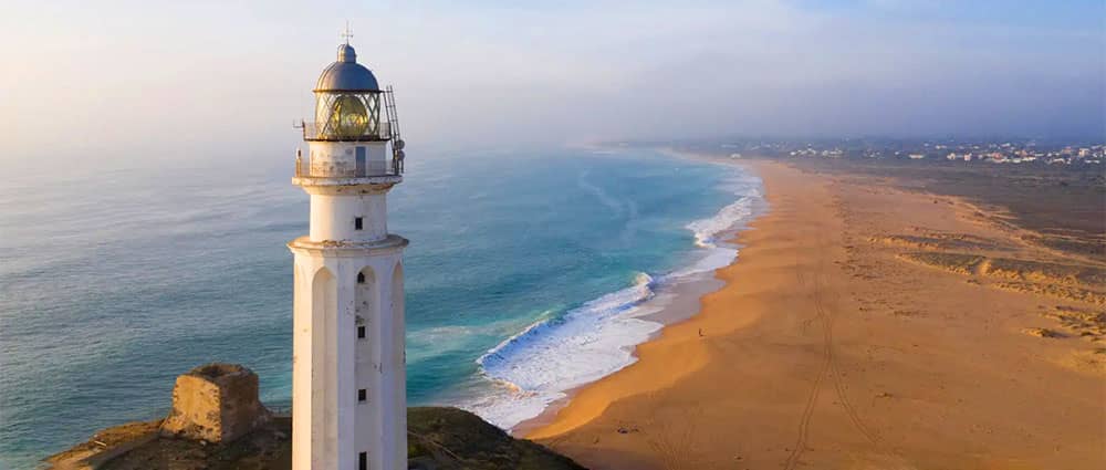 Las playas más peligrosas de España: La Playa del Faro de Trafalgar en Cádiz